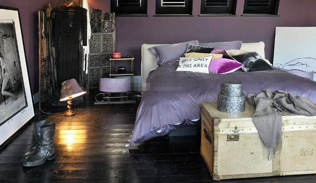 卧室是避风港 注意卧室床正上方的屋顶装有吊灯风水禁忌